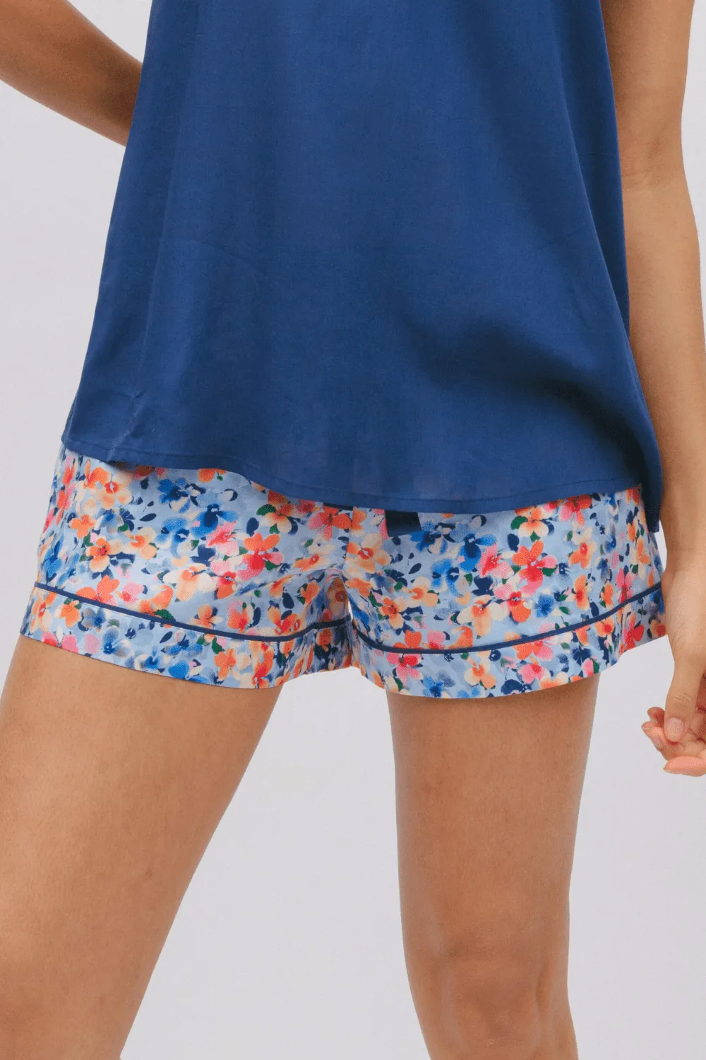 Bea Ditsy Floral Print Shorts. Size UK 12