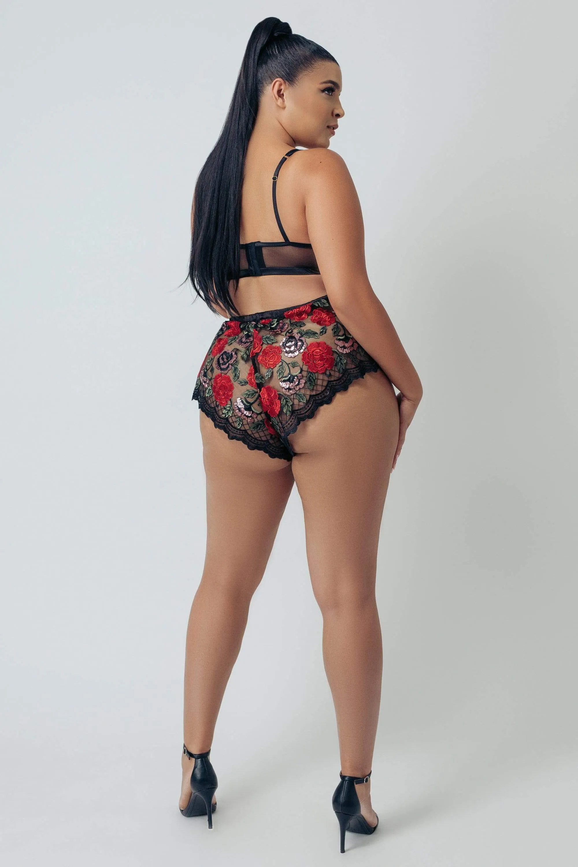 Black Wild Roses Short