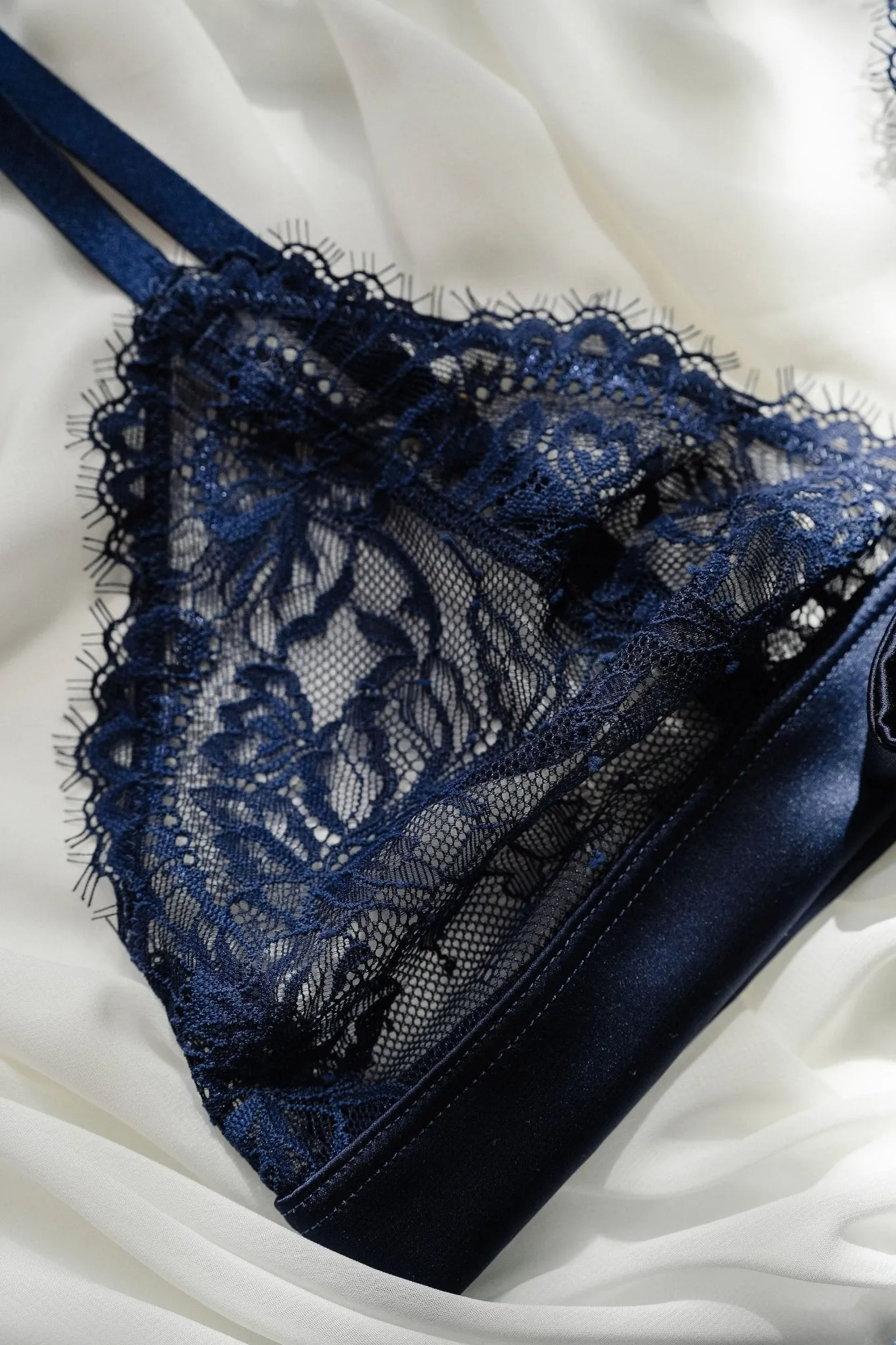 Eyelash Lace Bow Bralette - Navy
