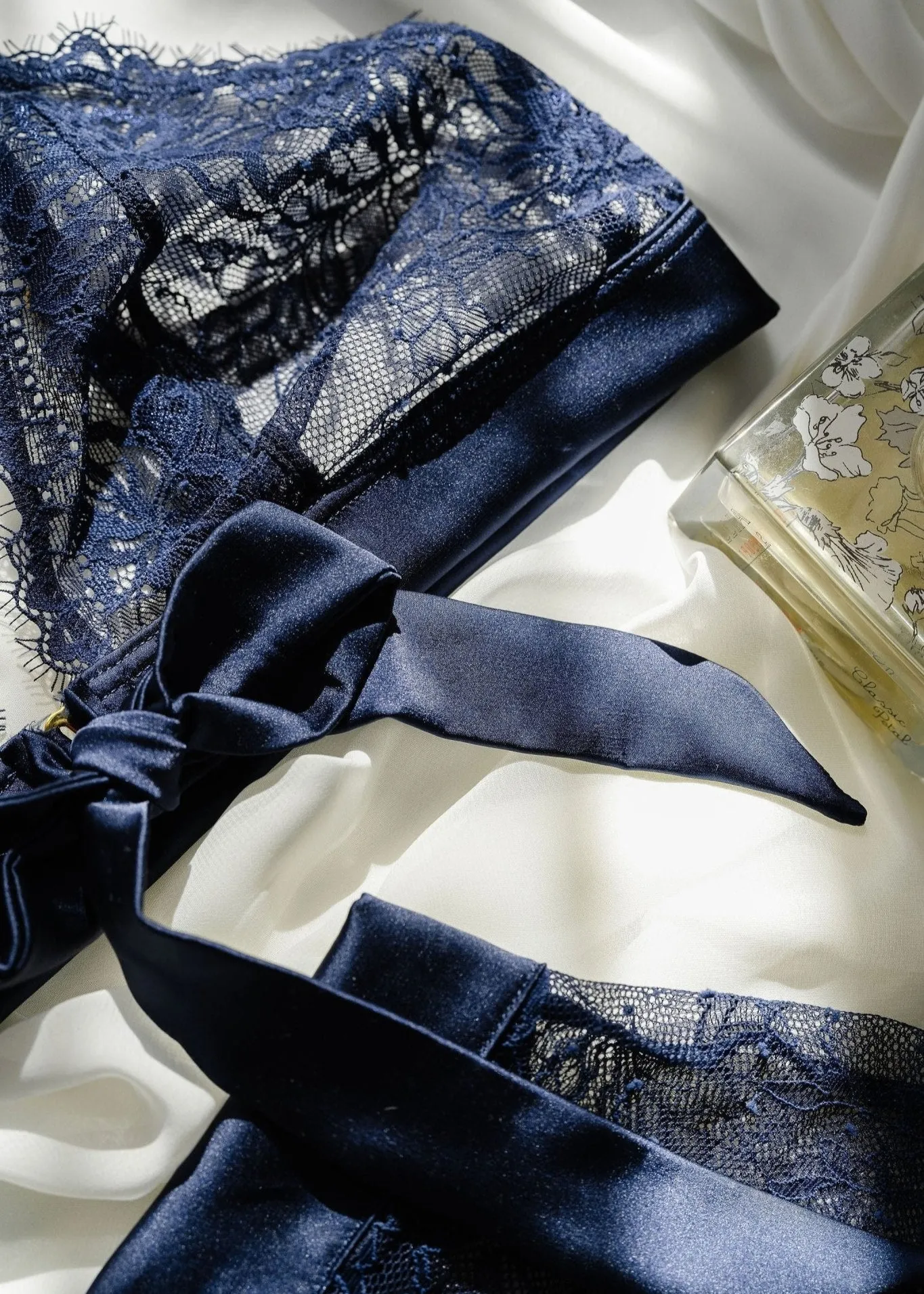 Eyelash Lace Bow Bralette - Navy