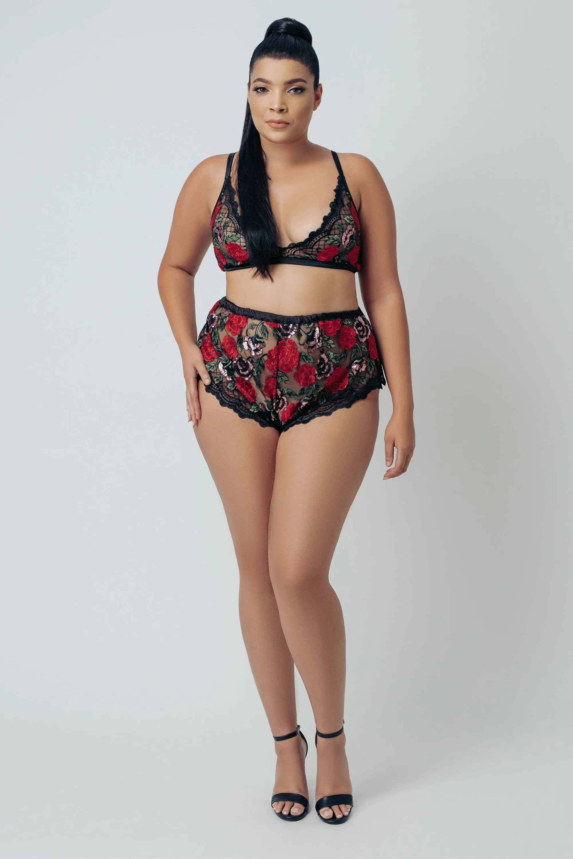 Kilo Brava Black Wild Roses Short