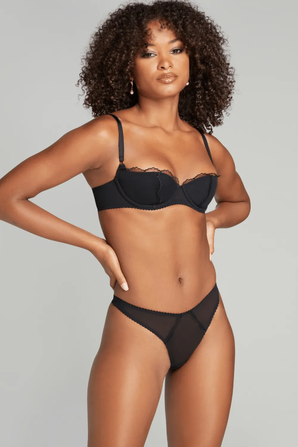 Sara Thong. Size 6 (UK 16)
